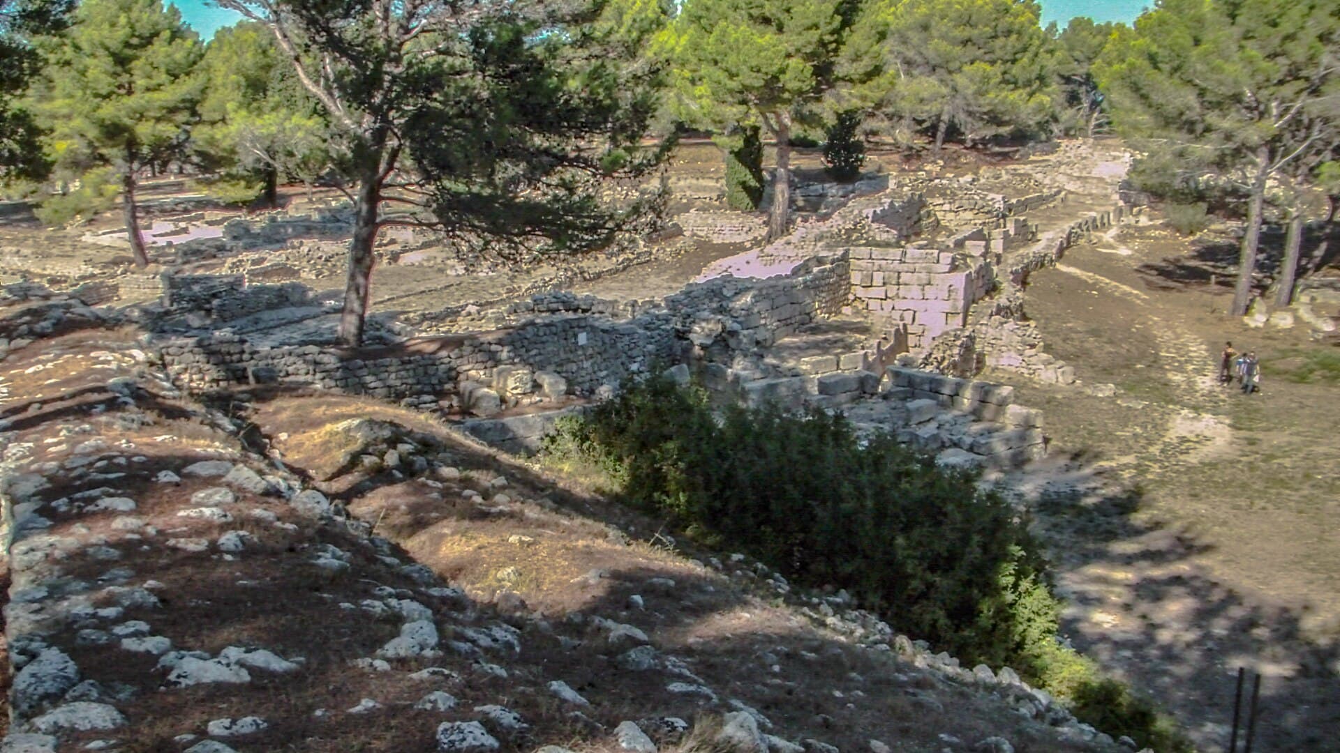 Saint-Mitre-les-Remparts